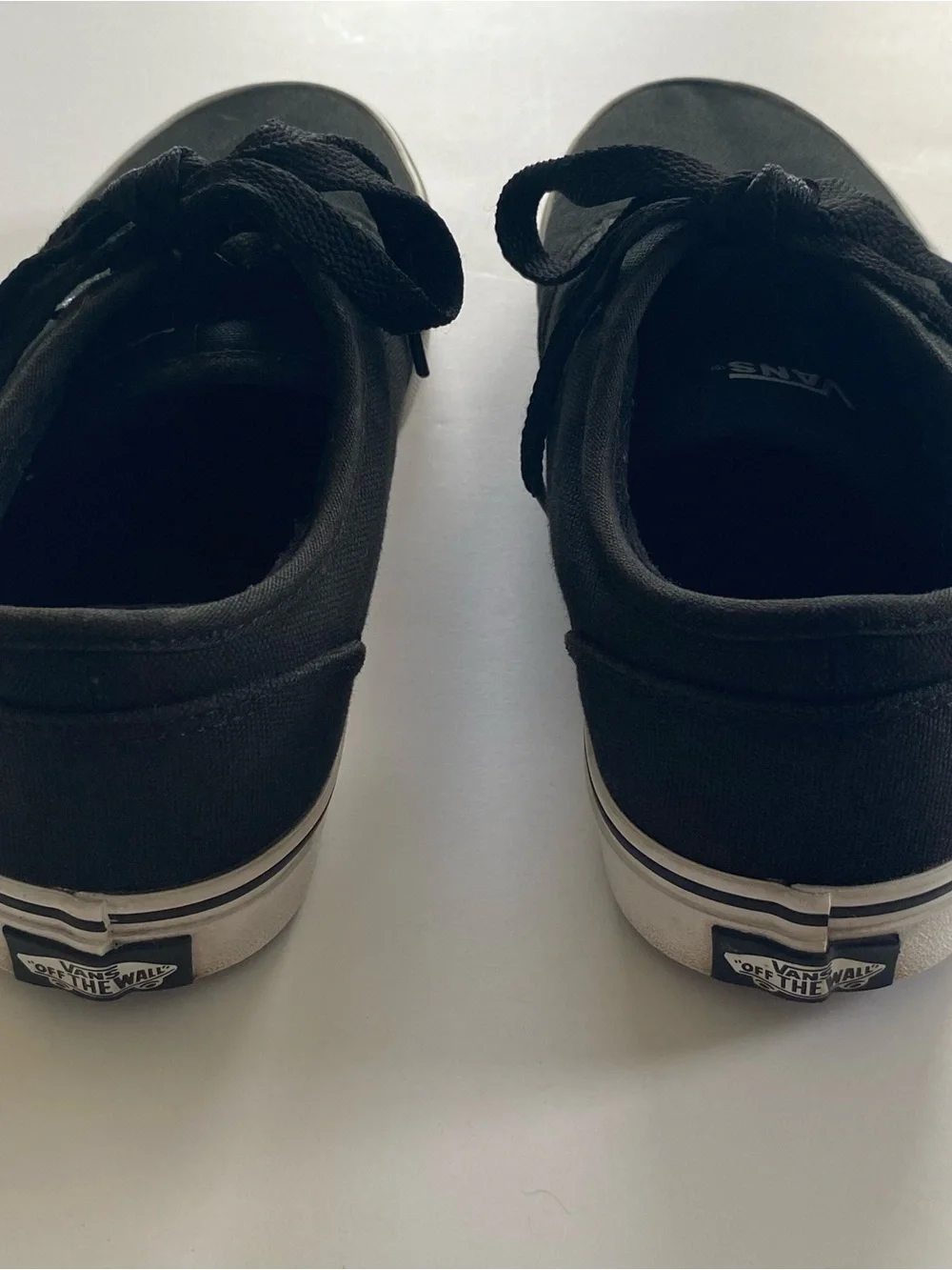 Vans Black Canvas Low-Top Lace-Up Sneakers mens 7 Womens 8.5 shoes